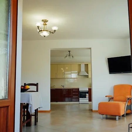 Med'ok Apartment Vyzhnytsya